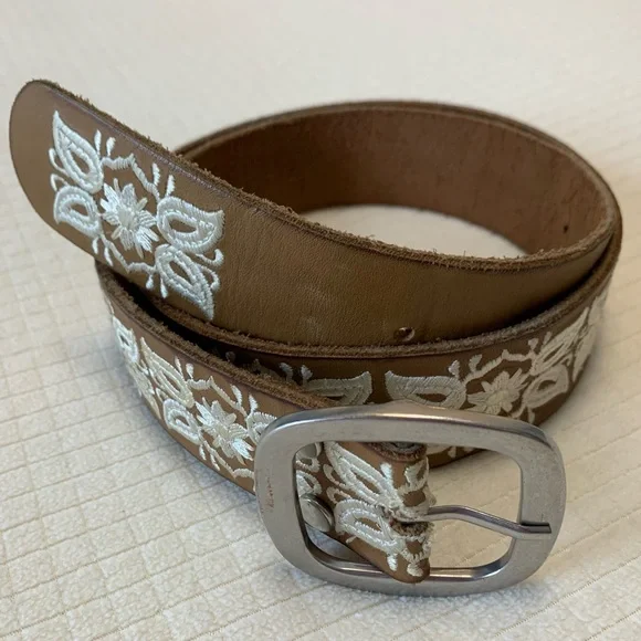 Lucky Brand embroidered leather belt - Picture 5 of 8